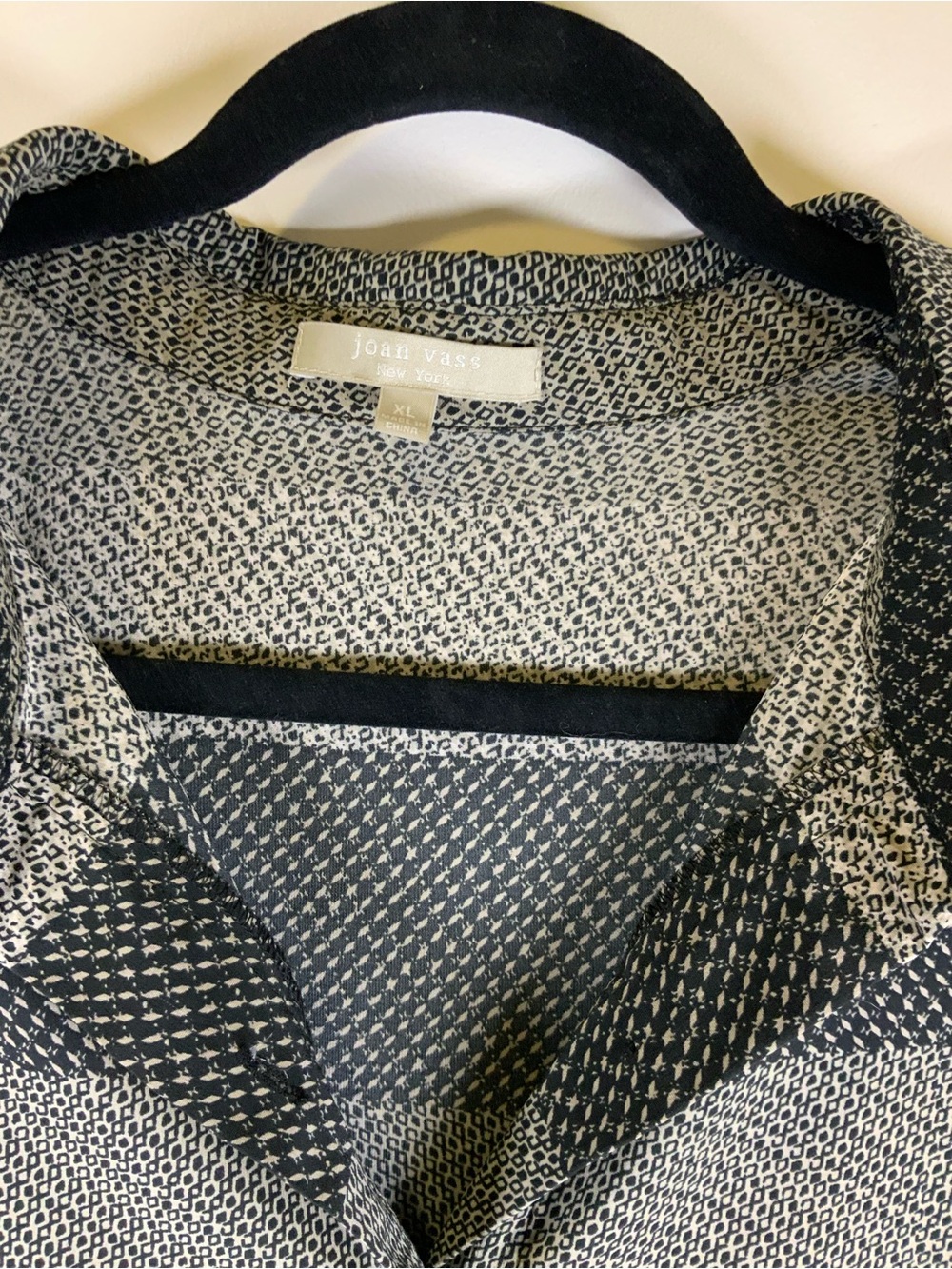 Joan Vass Black & Cream Geometric Button-Up Shirt